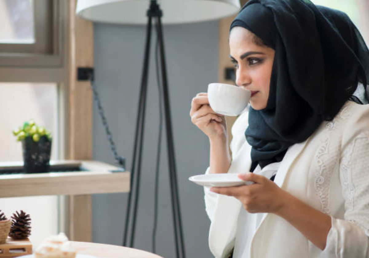 بين شخصيتي القهوة والشاى أيهما تملكين؟