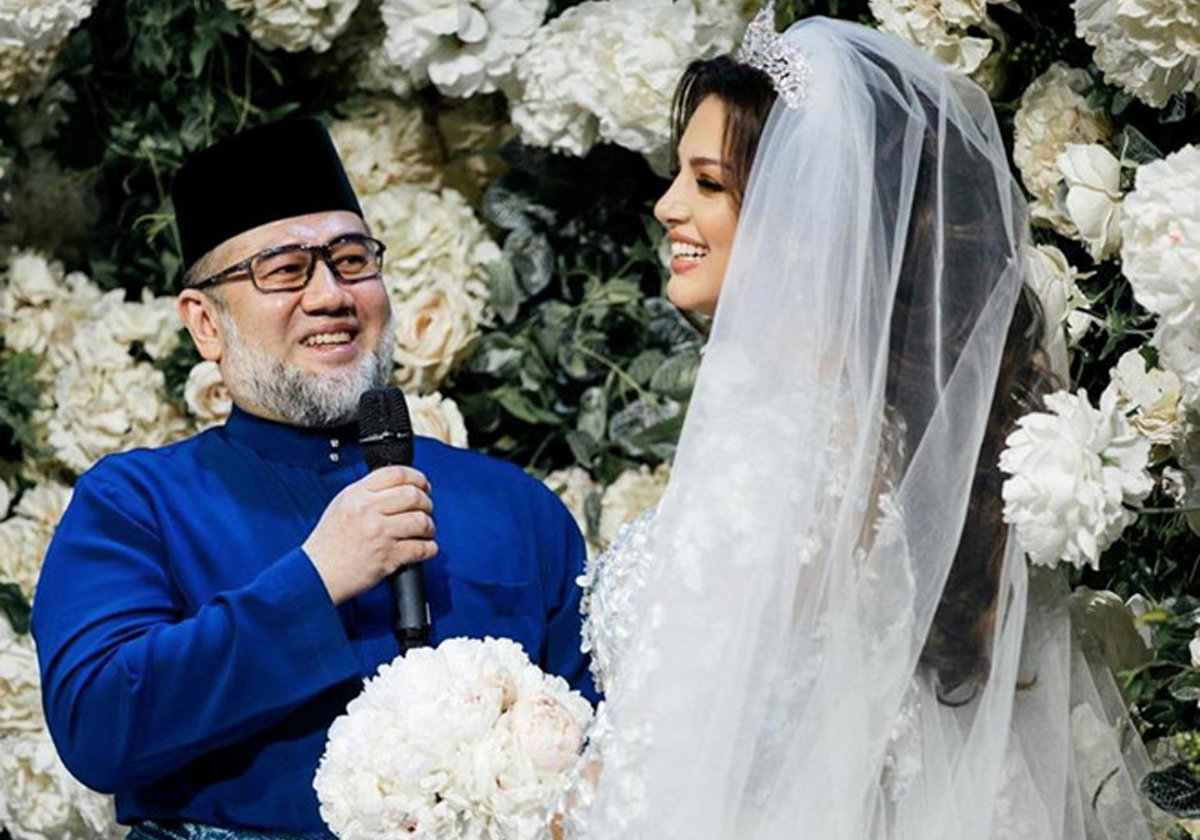 طليقة ملك ماليزيا تطالبه بتعويض خيالي وردّه لم يكن لطيفاً!