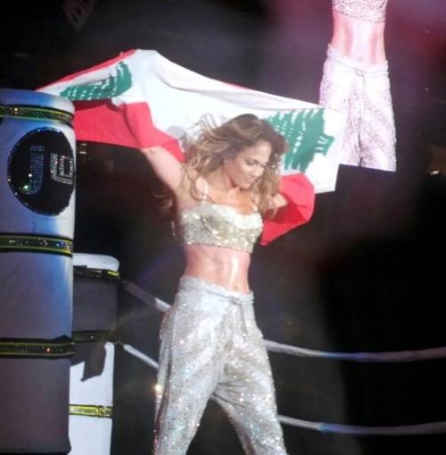جينيفر لوبيز تهنئ لبنان بعيد استقلاله من دبي!