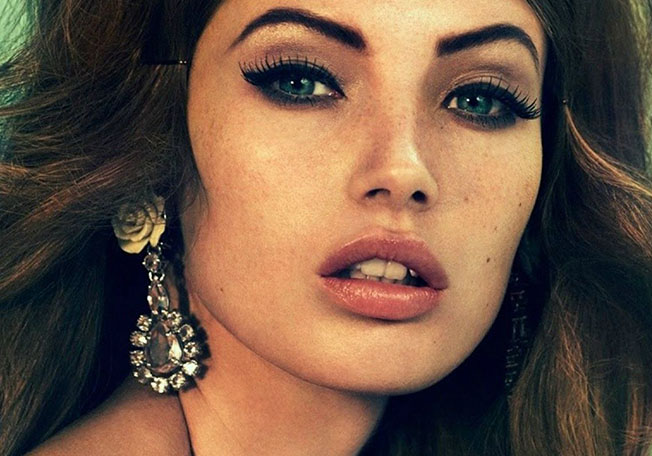 أصول تثبيت الآيلاينر على ياسمينة