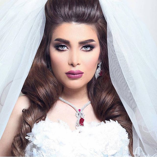عمل مكياج خليجي ثقيل للسهرات وللعرايس