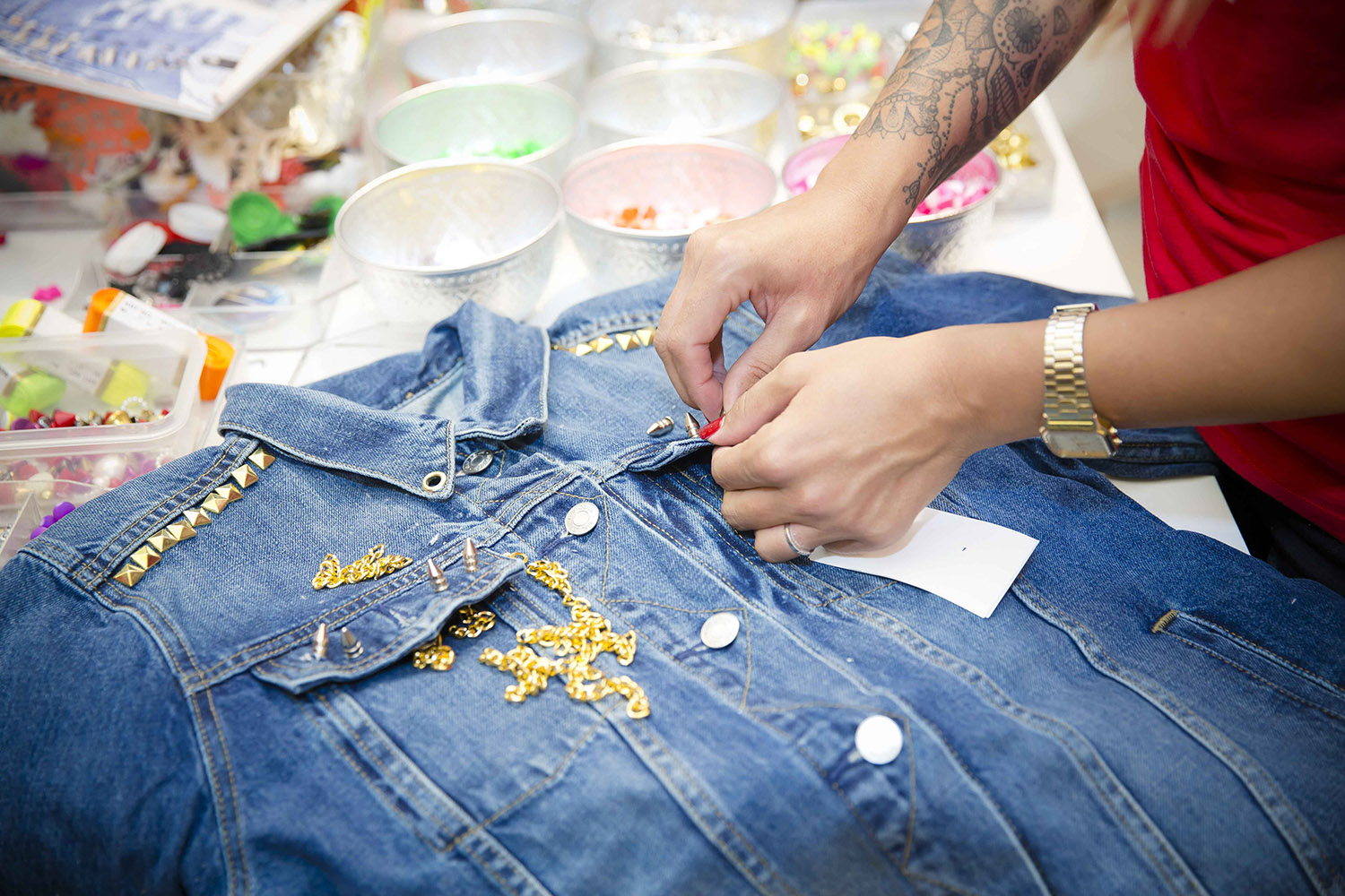 Gap تقيم حفل إطلاق حملة Recycle Your Blues في مول الإمارات 