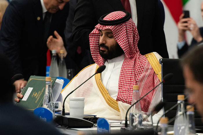 ولي العهد السعودي يصل إلى حلبة الدرعية في ختام سباقات الفورمولا إي