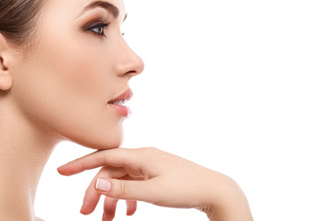 حيل مكياج لتجميل الذقن المزدوج