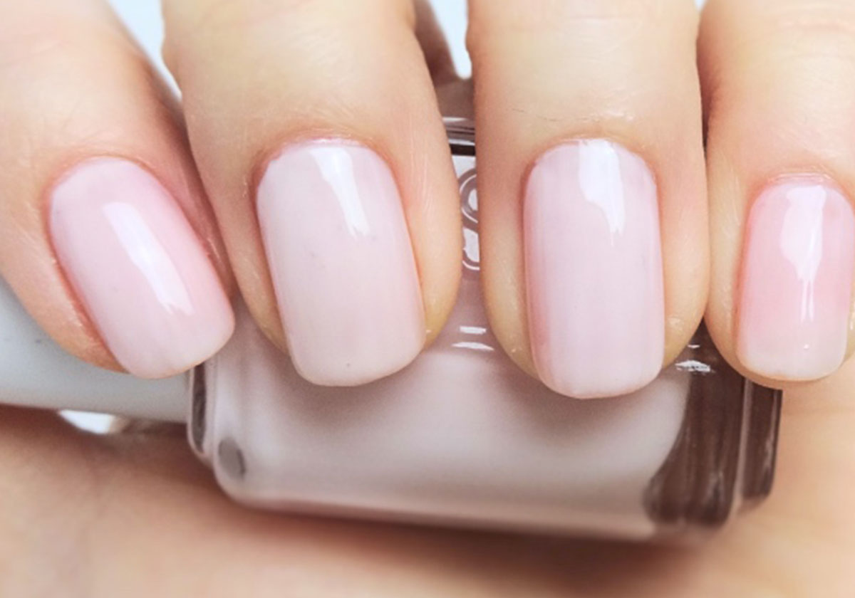 لون طلاء أظافر Essie المفضّل لدى الملكة