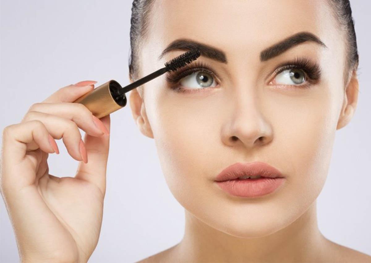 طريقة رسم الحواجب بالجل بخطوات سهلة