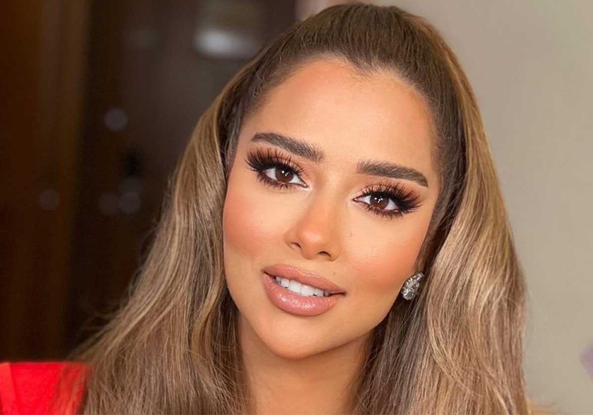 نجمات باجمل مكياج عيون