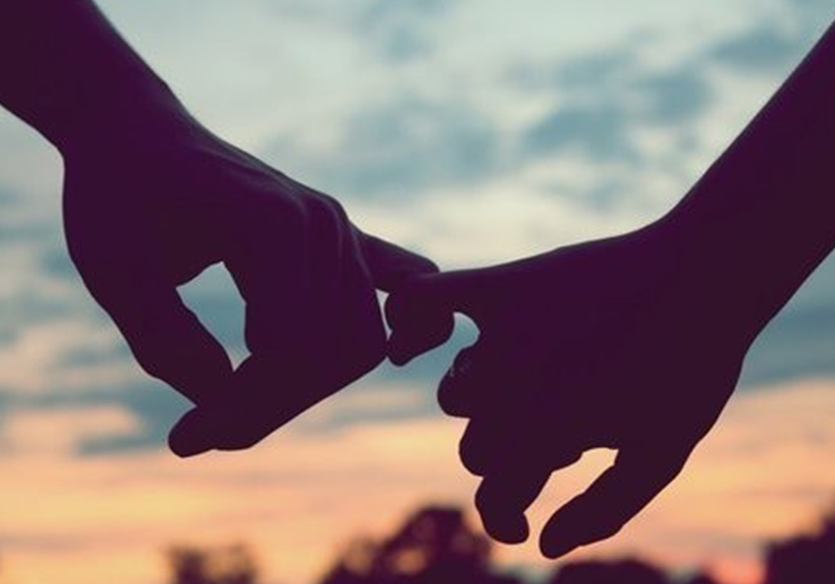 لأن الحب يتخطى كل الحدود، امرأة في الـ72 تزوجت مراهقاً من عمر أحفادها!