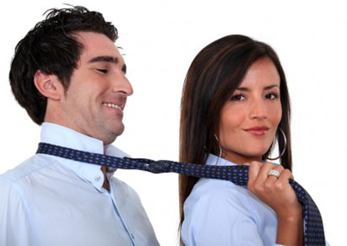 كيف تسيطرين على رجل برج الاسد