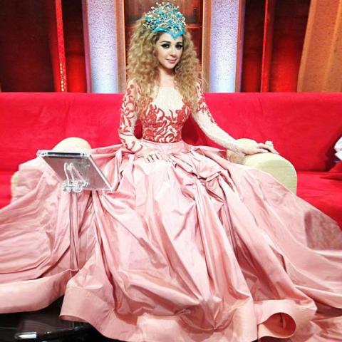 فيديو ميريام فارس تهاجم معجب في حفل عيد الحب