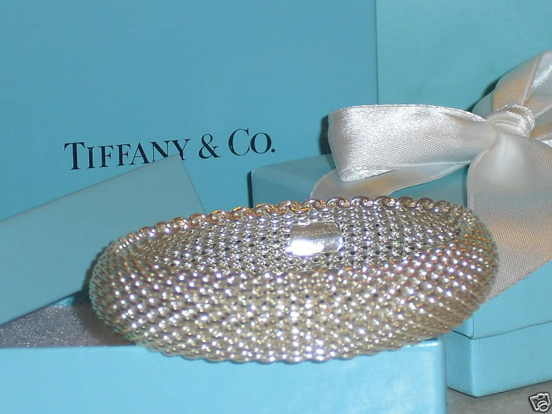 إعلان تجاريّ لماركة Tiffany & Co