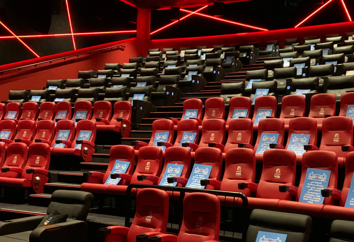 احتياطات وقائية لعودة عمل دور السينما في السعودية 