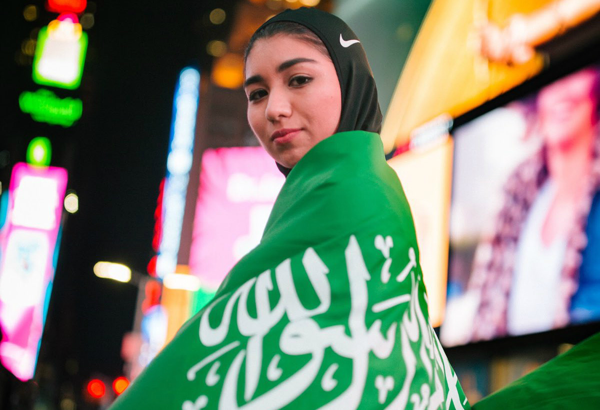 اللاعبة ومؤسسة فريق المملكة لكرة القدم لجين كشغري 