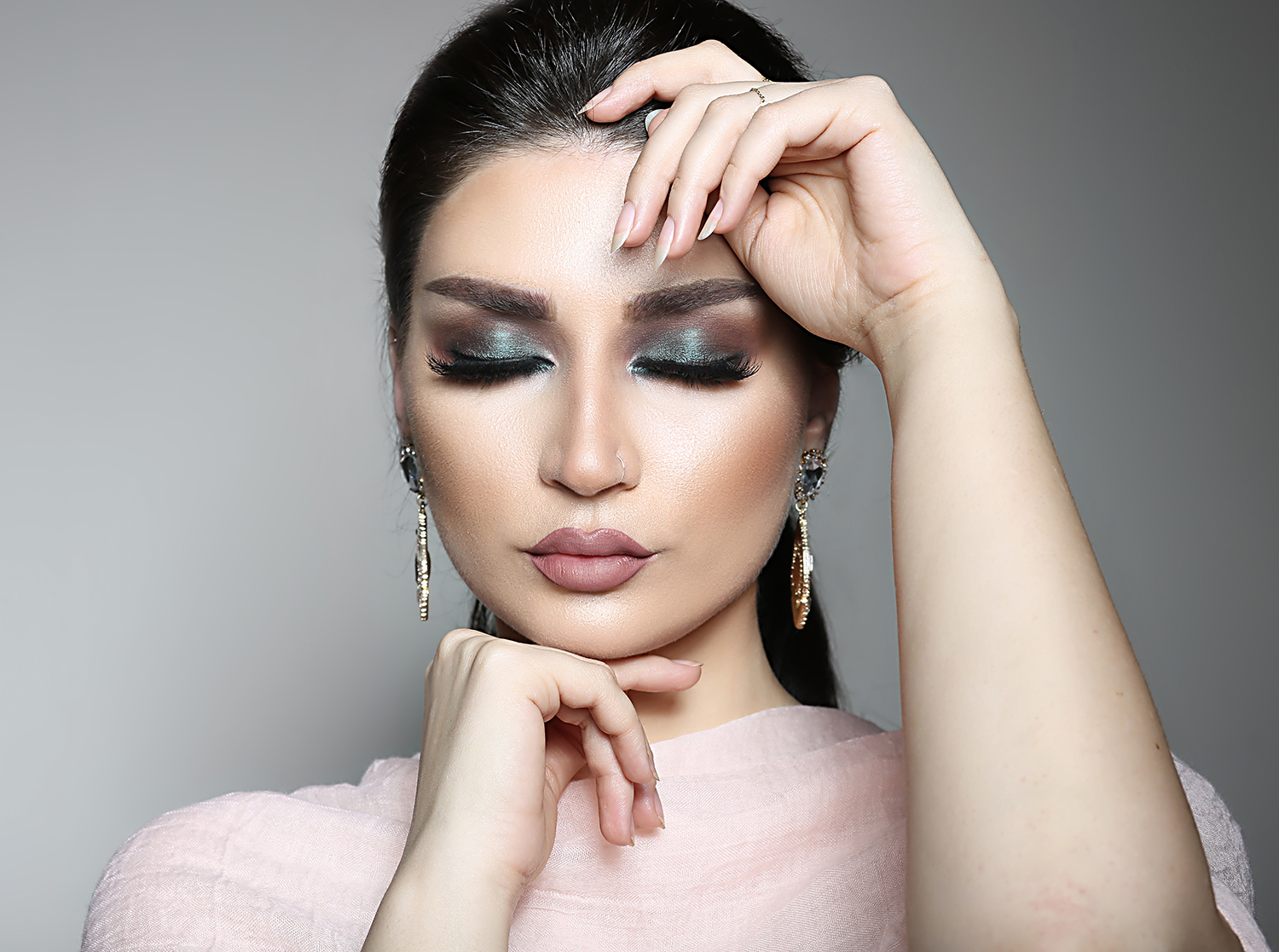 اساليب مكياج منى النعمان