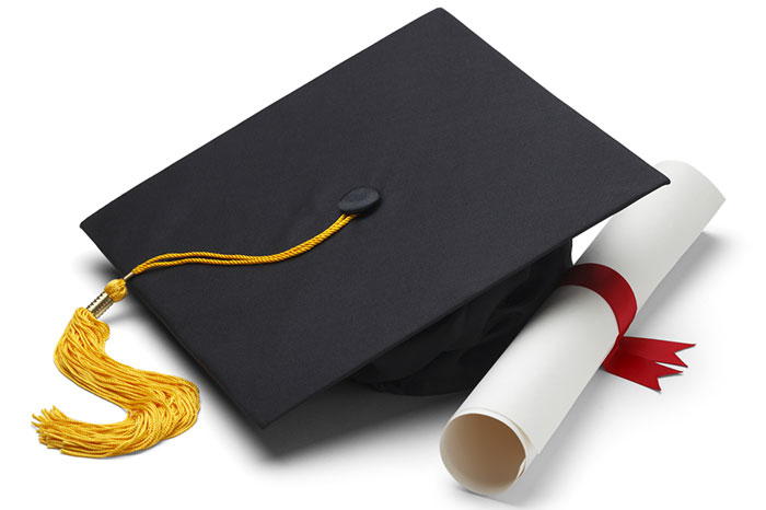 على اي مرتبة يعيّن حامل البكالوريوس