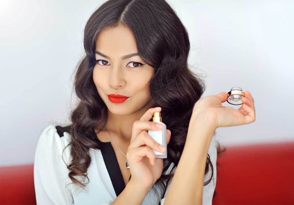 حيل تجعل العطر يفوح منك اكثر