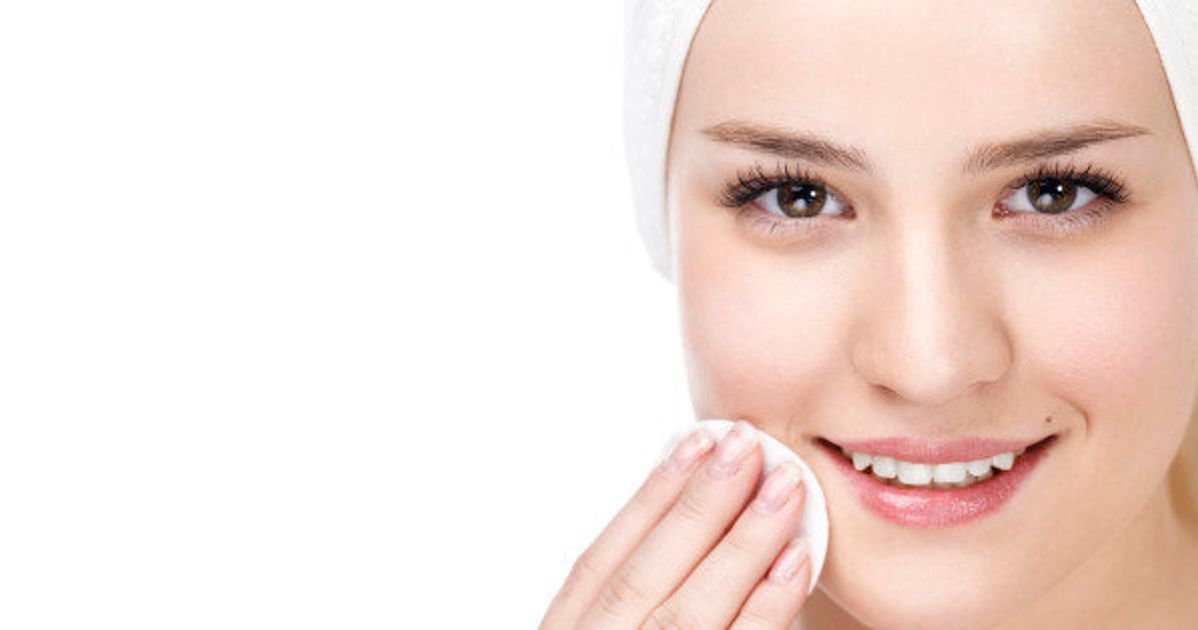 طريقة تنظيف البشره بعمق في المنزل