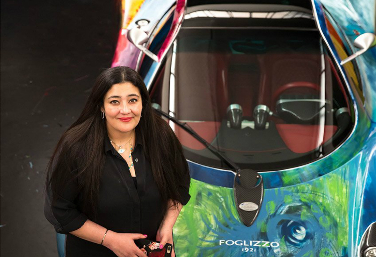 الفنانة التشكيلية شاليمار شربتلي تشارك بمبادرة "رسم وطن" على السيارات في جدة 