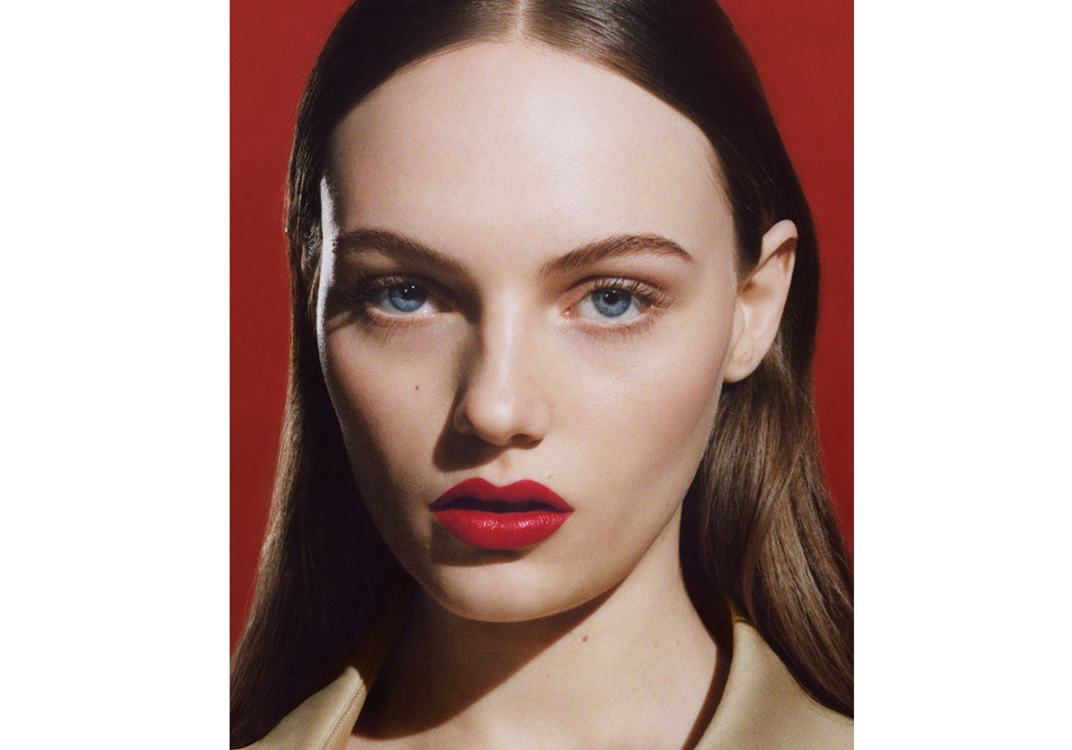 Burberry Beauty تختار فران سامرز وجهاً جديداً لها