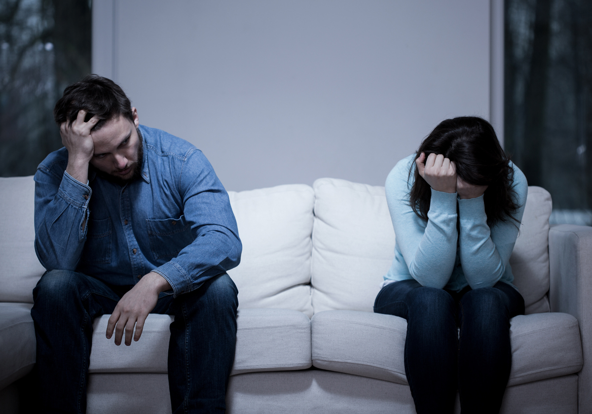 علامات أنّه ما زال متعلق بحبيبته السابقة!