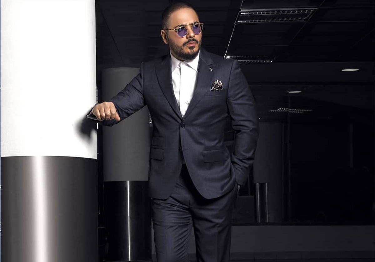 تنسيقات عصرية للرجل من وحي اطلالات النجوم العرب