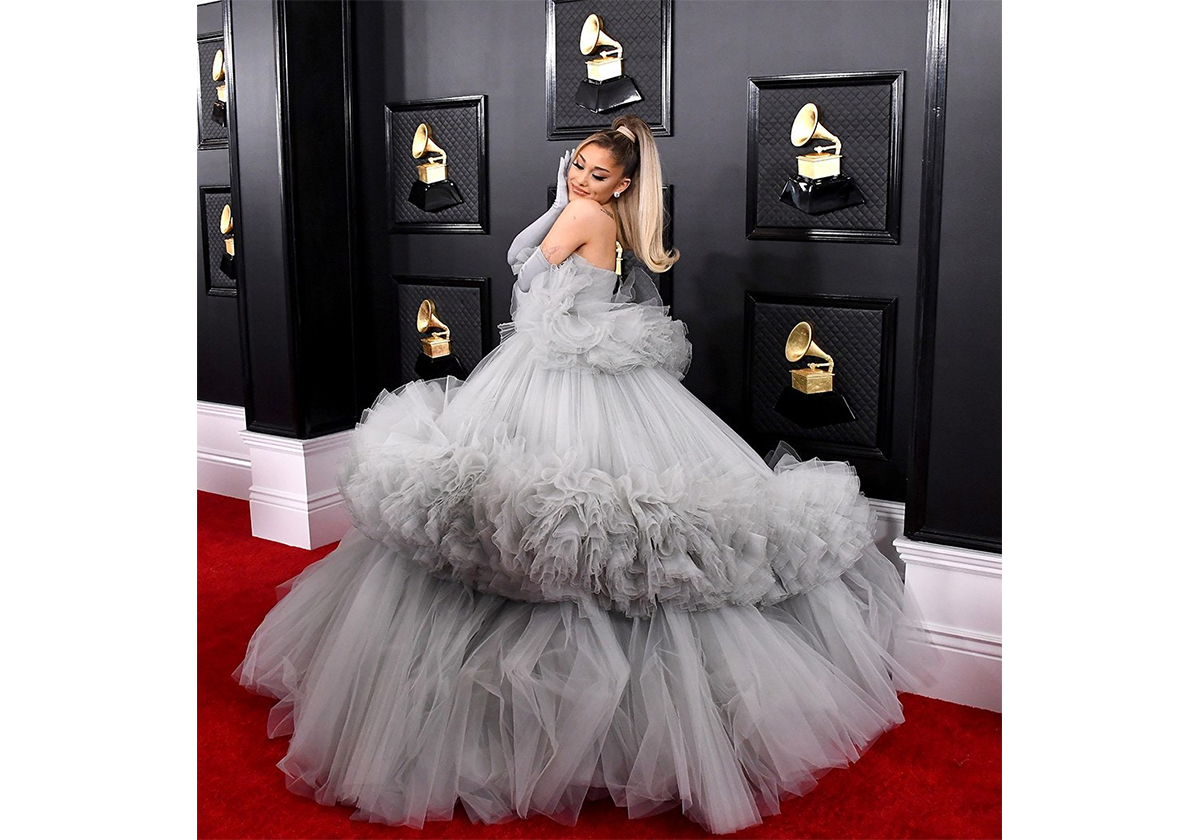 اطلالات النجمات على السجادة الحمراء خلال حفل الـ GRAMMYs 2020