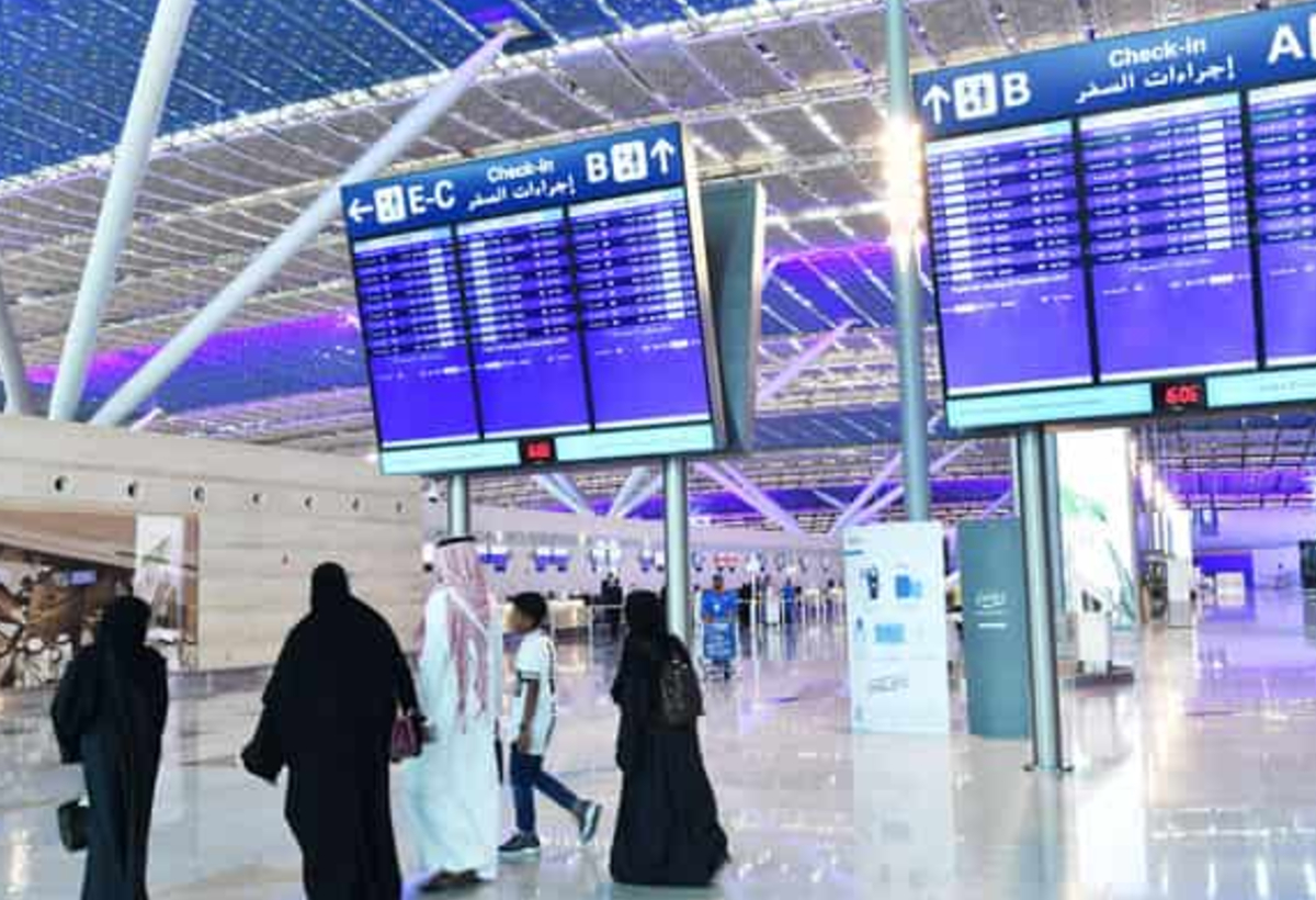   السعودية تعلن تأجيل رفع قيود السفر على المواطنين إلى 17 مايو 