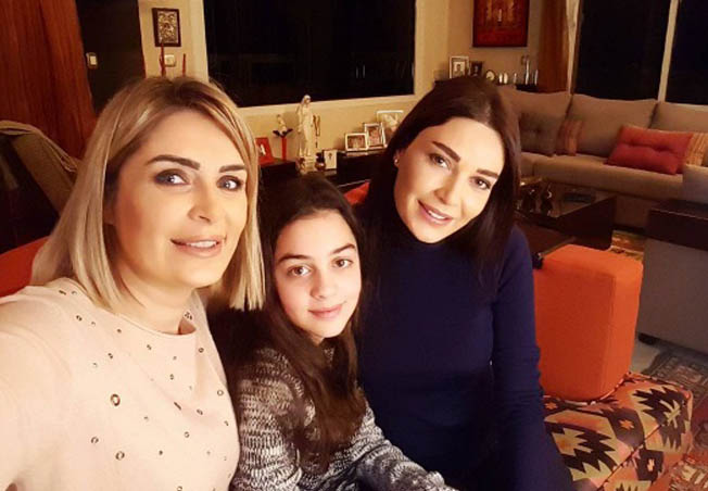 بالصورة، إبنة شقيقة سيرين عبد النور نسخة عنها ولا تشبه والدتها أبداً