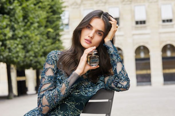 اجمل العطور النسائيه المثيره للرجل