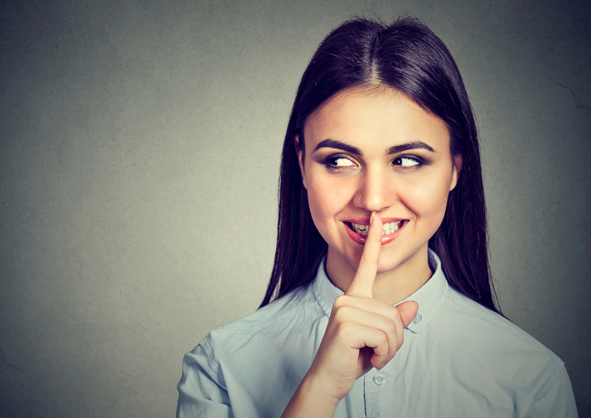 3 حيل غريبة لملء فراغ الحاجبين من دون أن يظهر الماكياج!