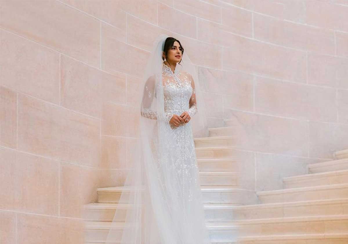 نجمات ارتدين فساتين زفاف محتشمة