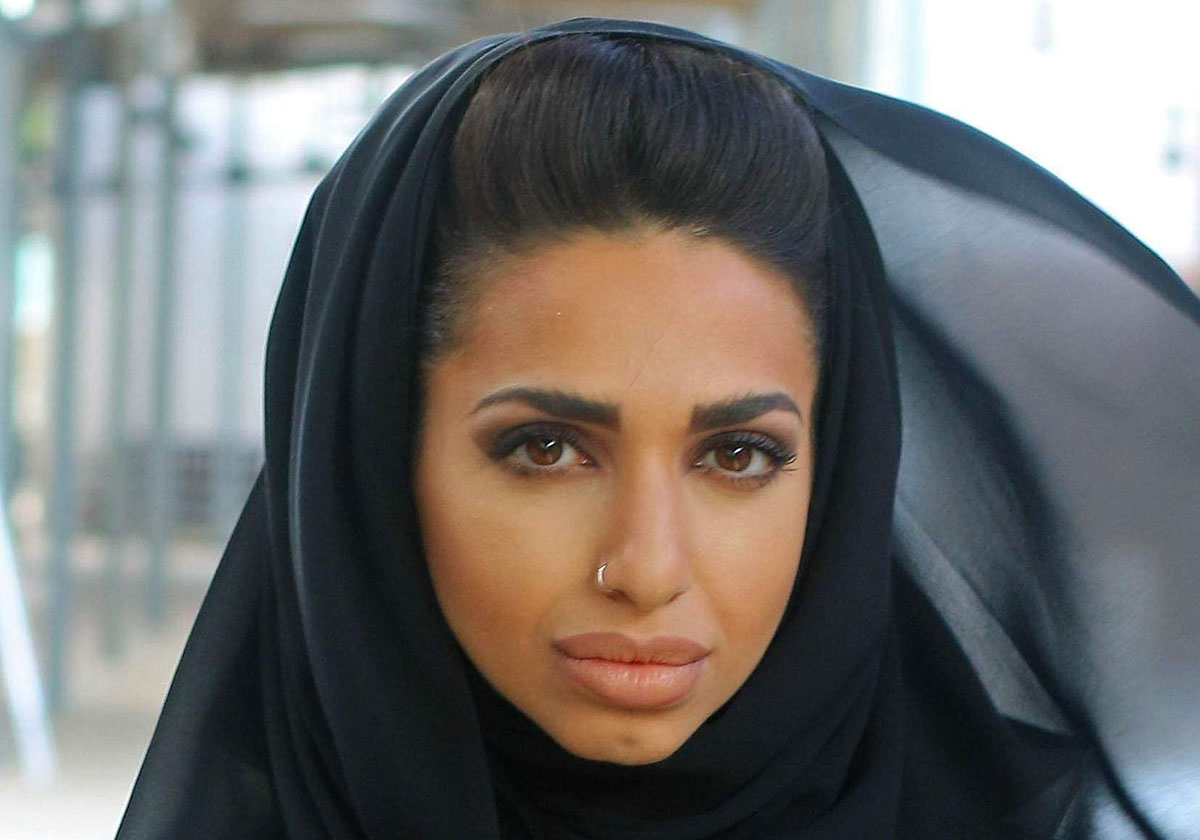 مصممة الازياء والعباءات سارة المدني