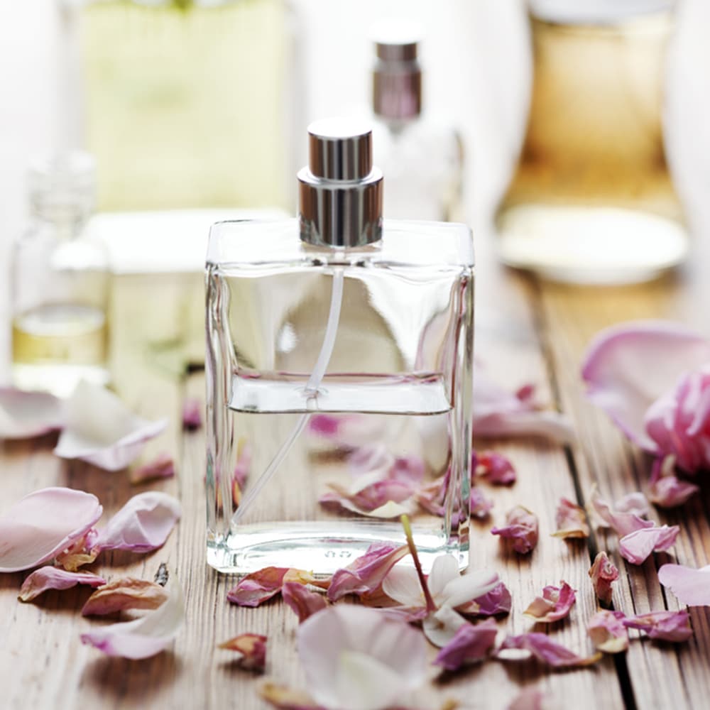 كيفية صناعة العطور الفرنسية