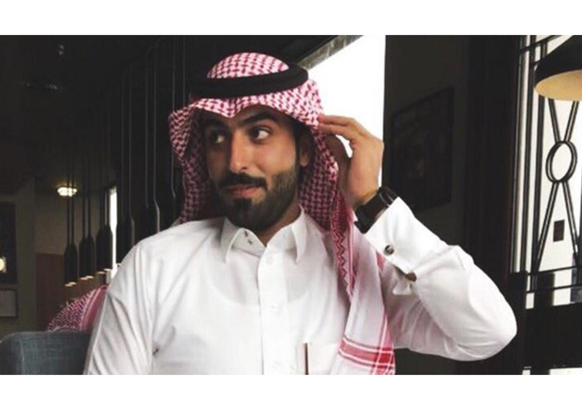 بايع الكليجا السعودي يسحر السعوديات بوسامته