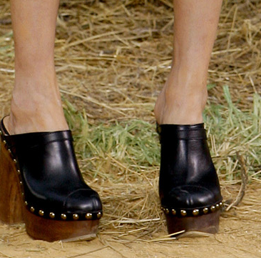 chanel-clogs-23-2-2010