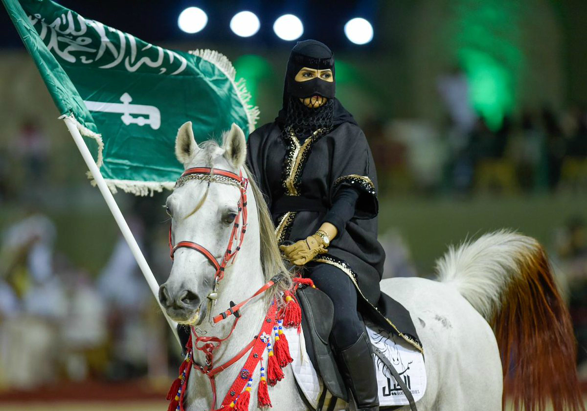 سما حسين قائدة فريق سما الخيل للفروسية للسيدات