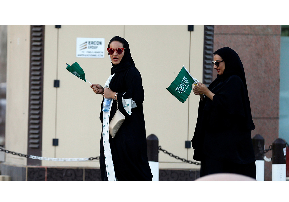 للمرة الأولى.. ملاعب رياضية تستقبل السعوديات على مدرجاتها الجمعة!