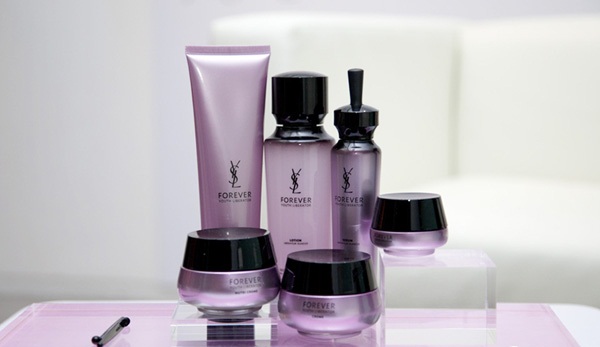مجموعة Forever Youth Liberation من Yves Saint Laurent لبشرة متجددة