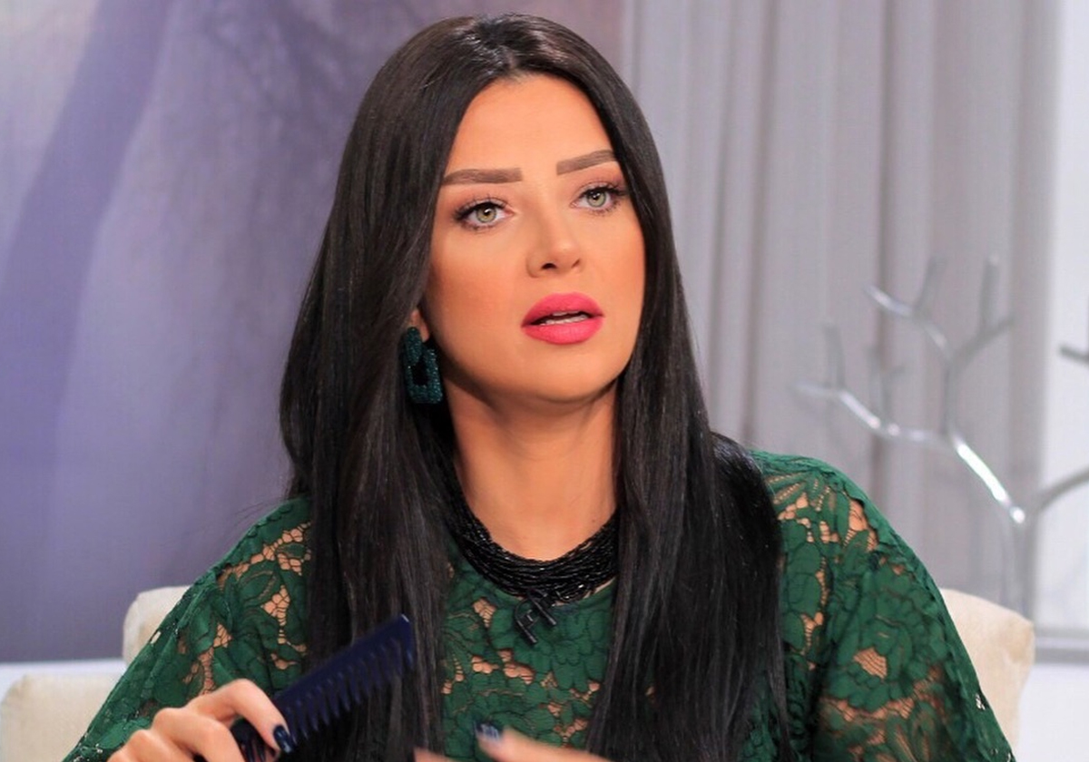 قصة رضوى الشربيني التي حولها الطلاق إلى مذيعة شهيرة