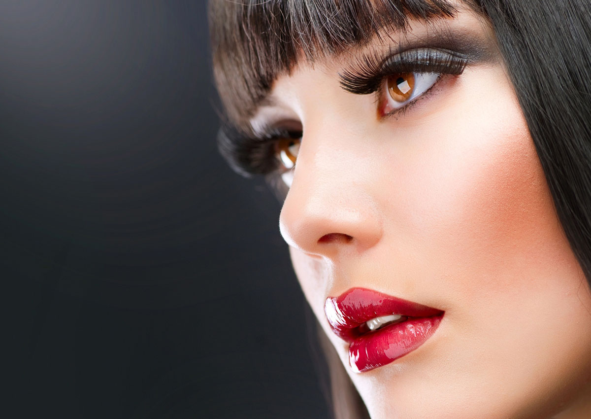 حيل ماكياج تمنحك إطلالة النجمات... لا تتخلي عنها