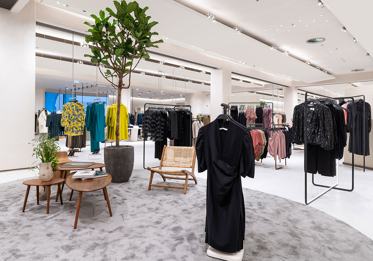 Zara تشيد بالمصنوعات اليدوية المحلية والأقمشة والتدفق العضوي في متجرها الجديد في دبي مول
