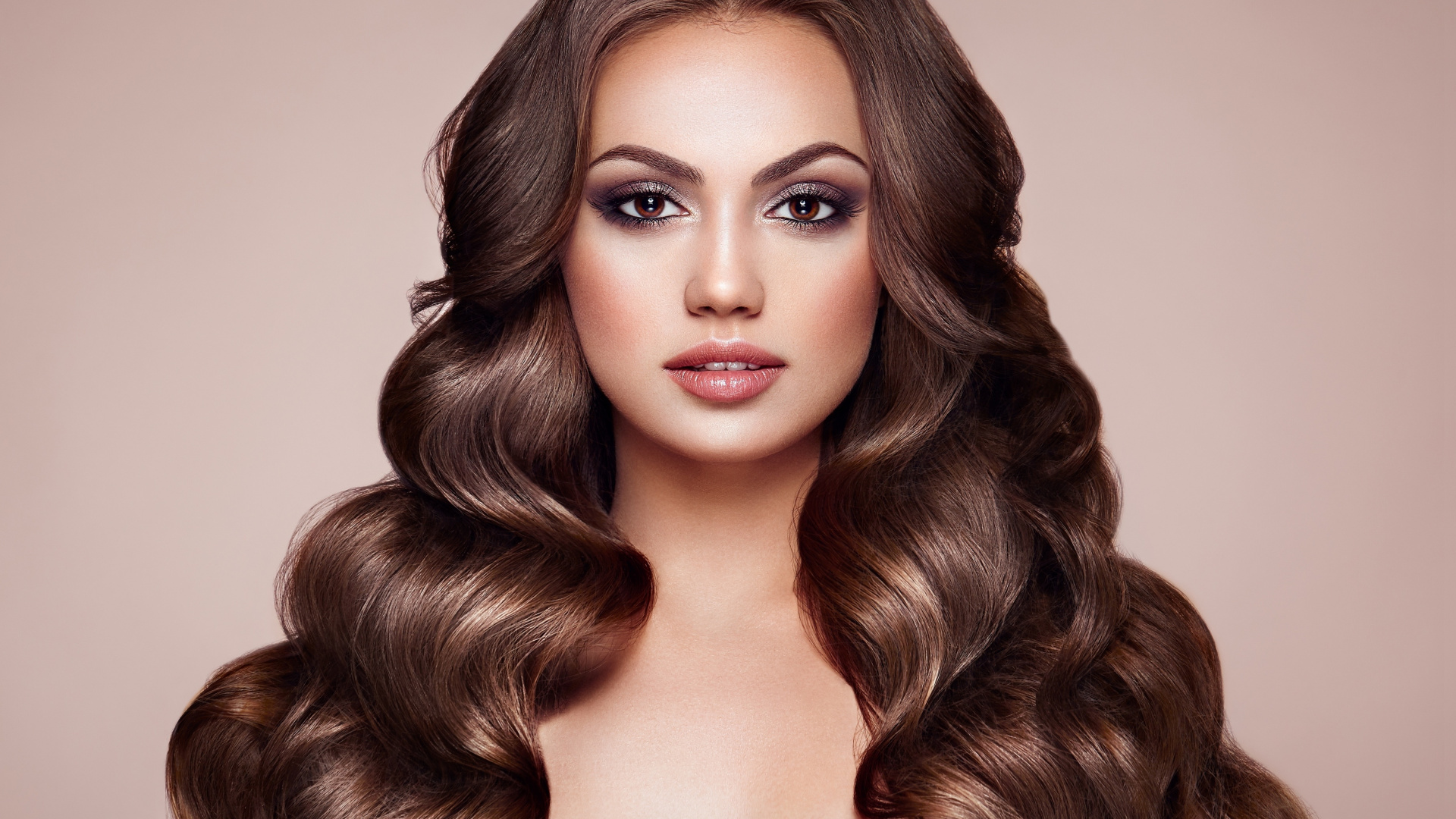 خطوات مكياج أساسية للسمراوات فقط
