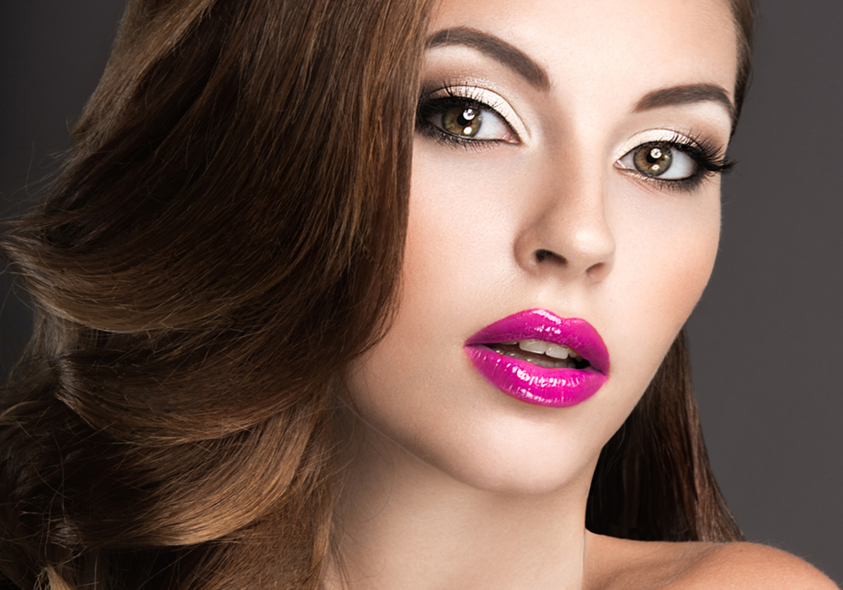 حيل ماكياج تضمن لك ثبات أحمر الشفاه لأكثر من 10 ساعات!