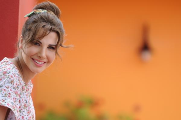 نانسي الطفلة وكعكة على الموضة