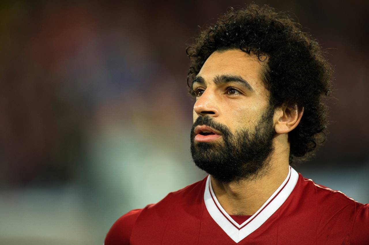 بين الزوجات البلاستيكيات، زوجة اللاعب المصري محمد صلاح تخالف القاعدة وتحافظ على الحجاب!