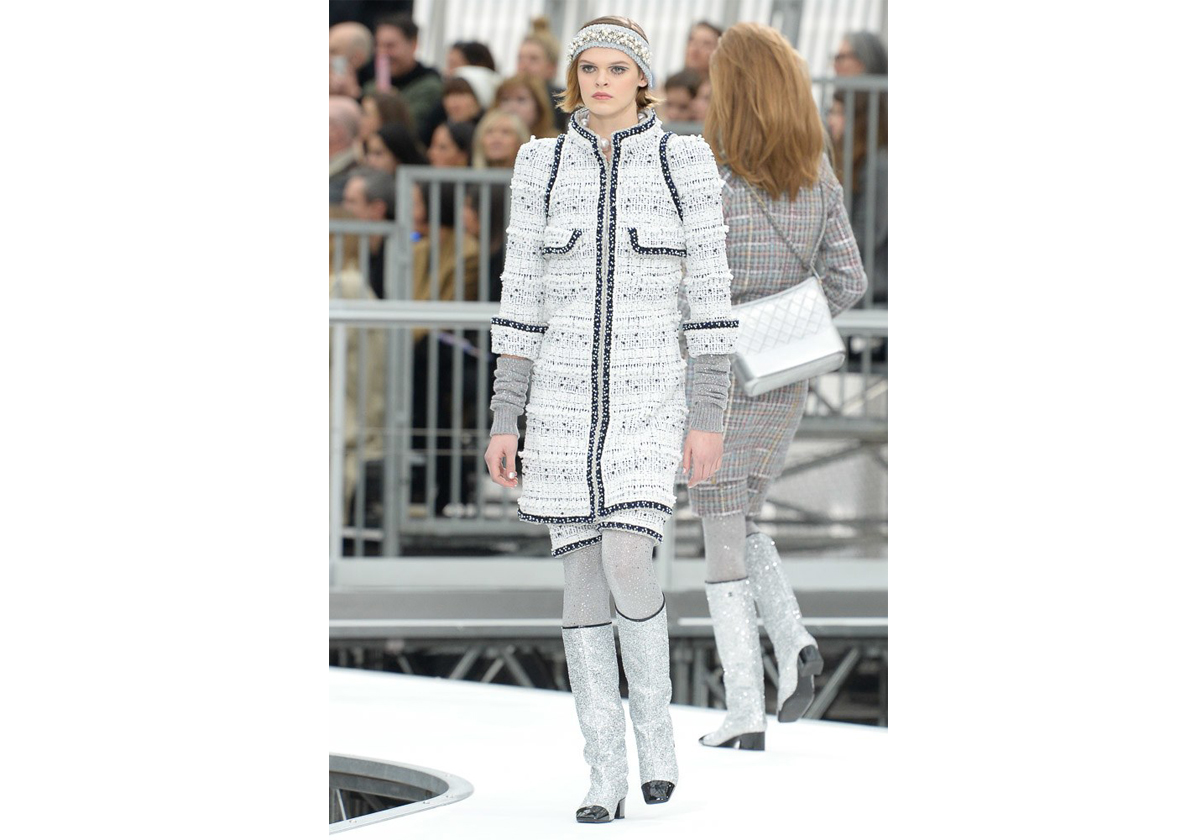 اجمل تصاميم CHANEL لشتاء 2018 من اسبوع الموضة في باريس