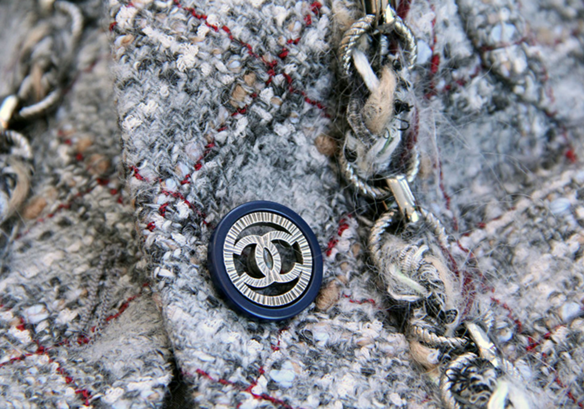 ابرز المعلومات عن سترة CHANEL