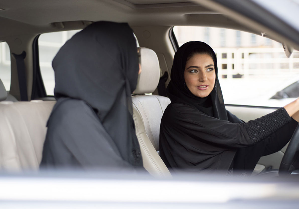 كم مدة تعليم القيادة للنساء؟