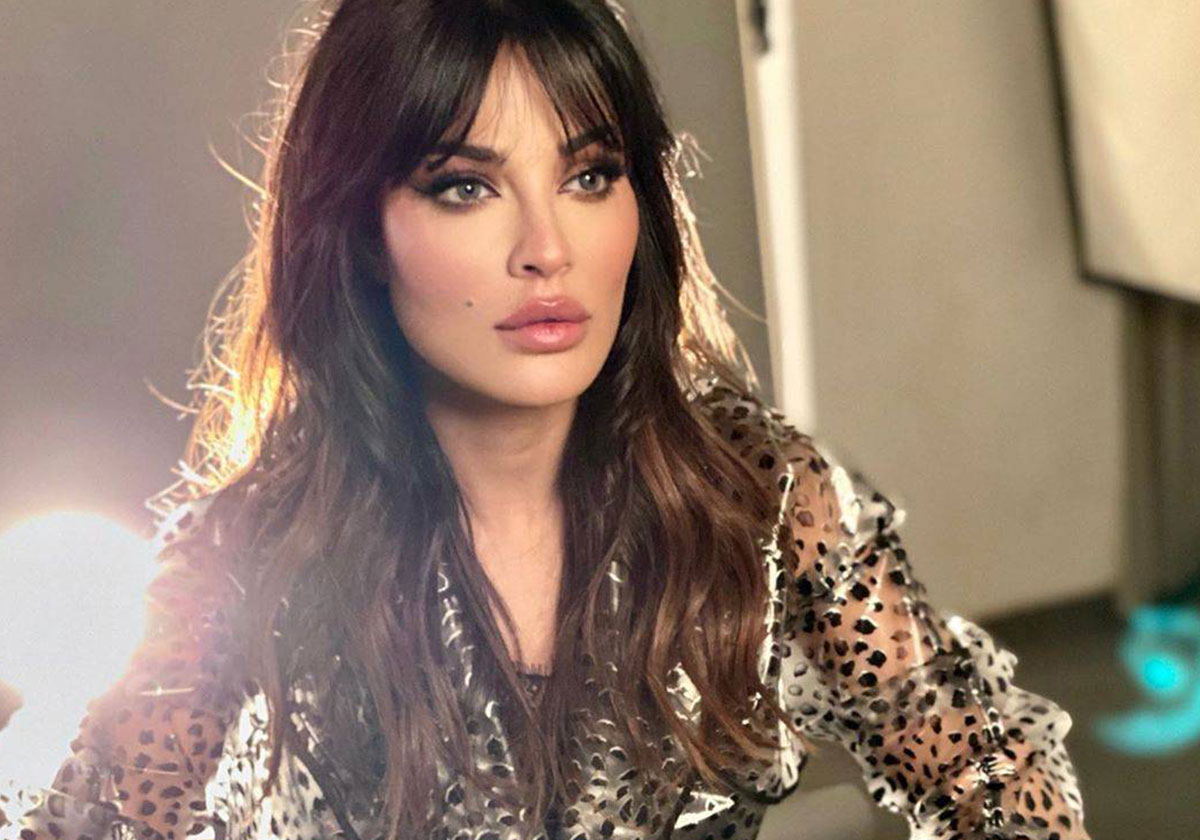 نادين نسيب نجيم تضع المكياج بنفسها في المنزل فهل هي محترفة؟
