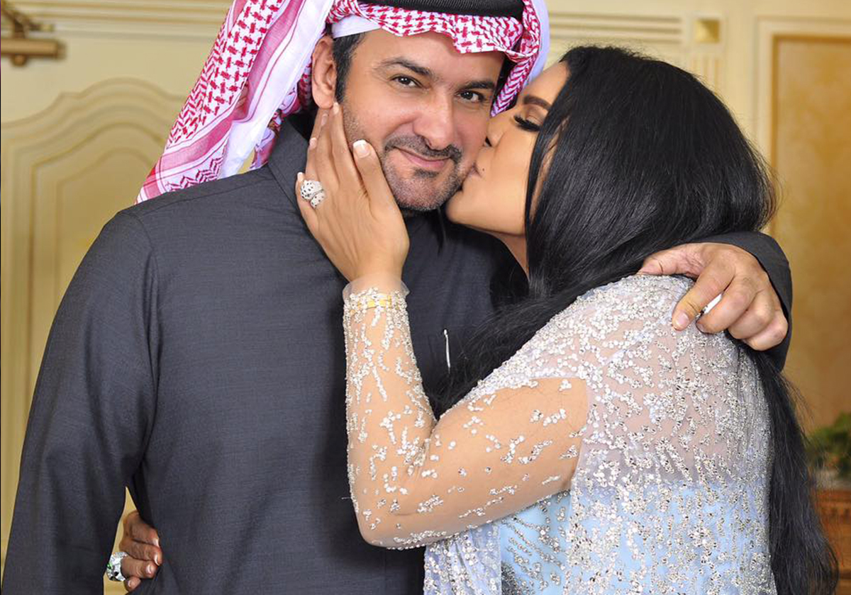 بالصور، قبلات النجمات العربيات لأزواجهنّ...جرأة تتخطى الحدود!